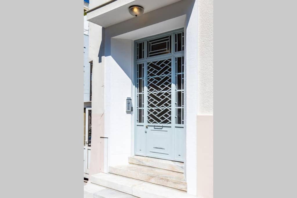 Neoclassical Apartment With 3 Bedrooms In Pireus Zewnętrze zdjęcie