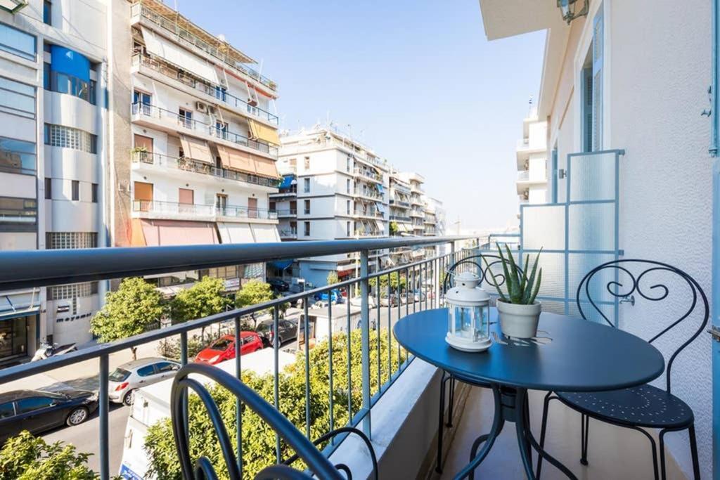 Neoclassical Apartment With 3 Bedrooms In Pireus Zewnętrze zdjęcie